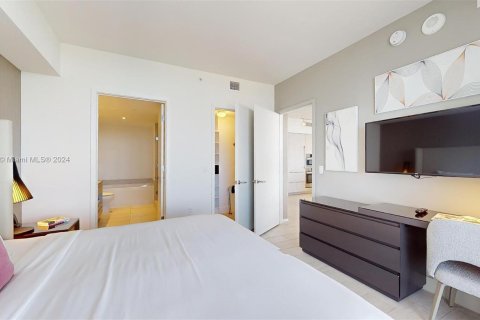 Condo in Hollywood, Florida, 2 bedrooms  № 1330229 - photo 2