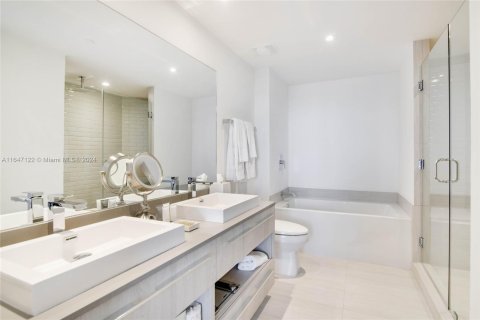 Condo in Hollywood, Florida, 2 bedrooms  № 1330229 - photo 5