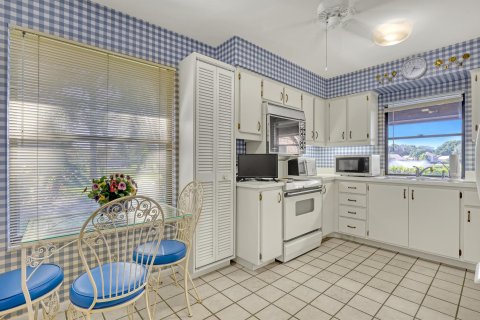 Villa ou maison à vendre à Palm Beach Gardens, Floride: 2 chambres, 123.37 m2 № 788939 - photo 11