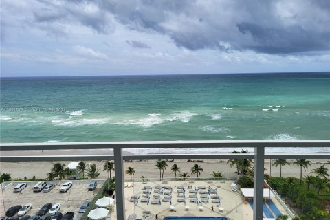 Copropriété à vendre à Hallandale Beach, Floride: 2 chambres, 172.43 m2 № 1333714 - photo 9