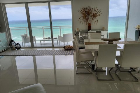 Copropriété à vendre à Hallandale Beach, Floride: 2 chambres, 172.43 m2 № 1333714 - photo 16