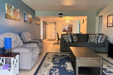 Copropriété à vendre à Weston, Floride: 2 chambres, 114.73 m2 № 1316532 - photo 19