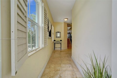 Townhouse in Fort Lauderdale, Florida 3 bedrooms, 273.69 sq.m. № 1316578 - photo 4