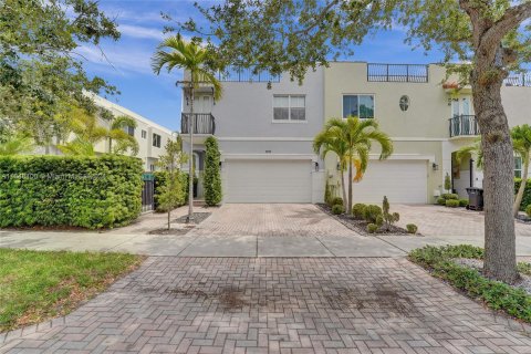 Townhouse in Fort Lauderdale, Florida 3 bedrooms, 273.69 sq.m. № 1316578 - photo 1