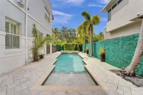 Townhouse in Fort Lauderdale, Florida 3 bedrooms, 273.69 sq.m. № 1316578 - photo 10