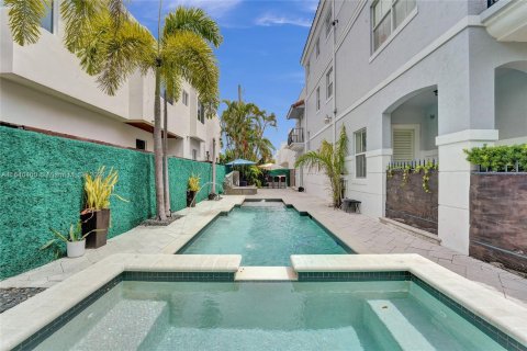 Townhouse in Fort Lauderdale, Florida 3 bedrooms, 273.69 sq.m. № 1316578 - photo 6