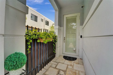 Townhouse in Fort Lauderdale, Florida 3 bedrooms, 273.69 sq.m. № 1316578 - photo 23