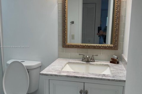 Condo in Sunrise, Florida, 2 bedrooms  № 1316577 - photo 10