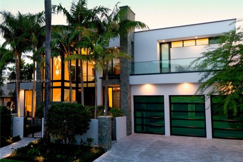 House in Fort Lauderdale, Florida 7 bedrooms, 528.8 sq.m. № 1316618 - photo 10