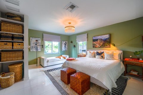 Casa en venta en Biscayne Park, Florida, 5 dormitorios, 232.07 m2 № 858530 - foto 21