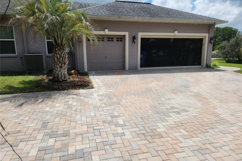 Casa en venta en Weeki Wachee, Florida, 3 dormitorios, 333.61 m2 № 1349426 - foto 3