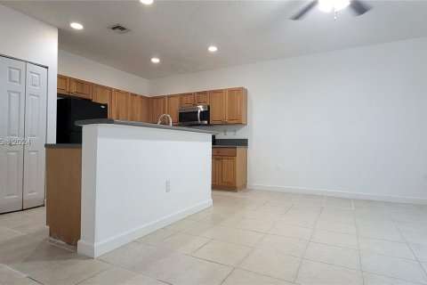 Townhouse in Homestead, Florida 3 bedrooms, 147.16 sq.m. № 1355190 - photo 4