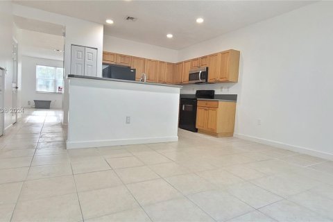 Townhouse in Homestead, Florida 3 bedrooms, 147.16 sq.m. № 1355190 - photo 6