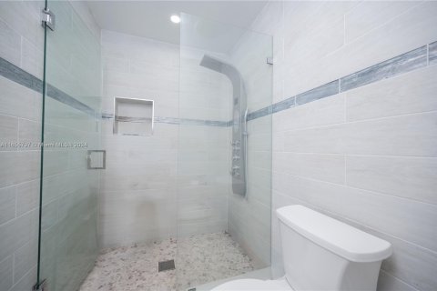 Townhouse in Hialeah, Florida 2 bedrooms, 86.58 sq.m. № 1355191 - photo 8