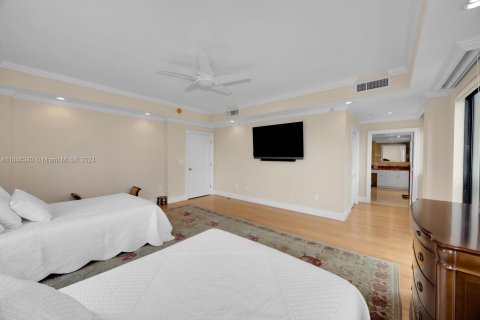 Condo in Coral Gables, Florida, 3 bedrooms  № 1347713 - photo 17