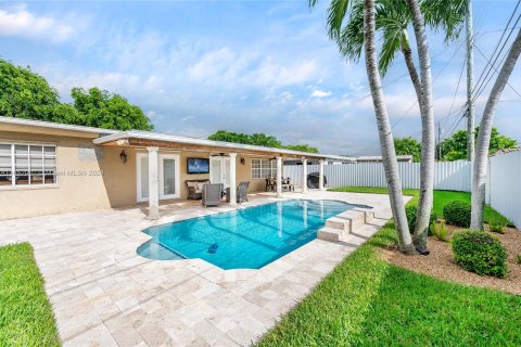 Villa ou maison à vendre à Hialeah, Floride: 5 chambres, 202.53 m2 № 1347692 - photo 28