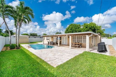 Villa ou maison à vendre à Hialeah, Floride: 5 chambres, 202.53 m2 № 1347692 - photo 30