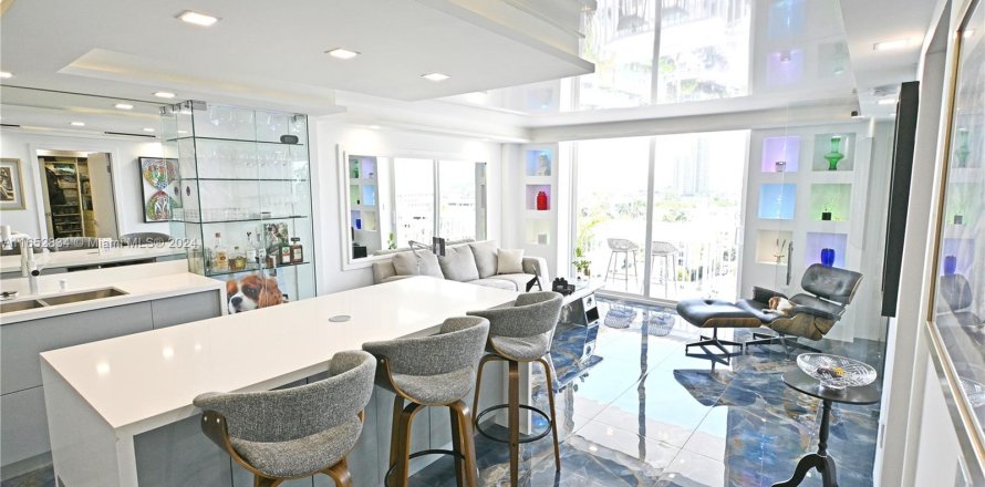 Condominio en Miami Beach, Florida, 1 dormitorio  № 1347693