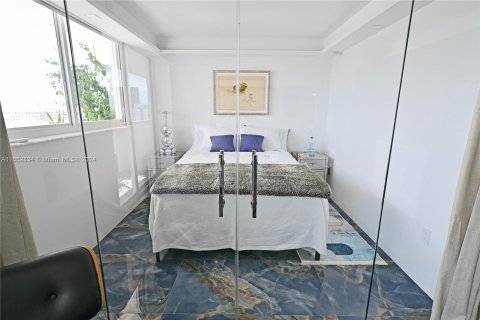 Condo in Miami Beach, Florida, 1 bedroom  № 1347693 - photo 14