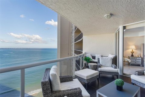 Condo in Fort Lauderdale, Florida, 3 bedrooms  № 1272476 - photo 24