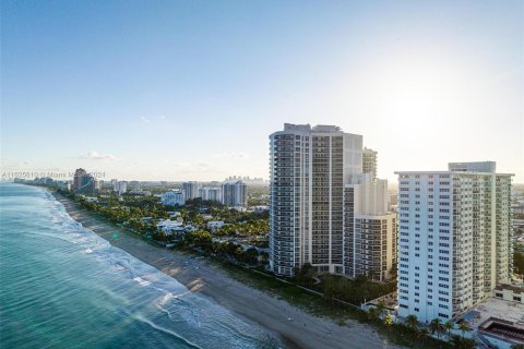 Condo in Fort Lauderdale, Florida, 3 bedrooms  № 1272476 - photo 26