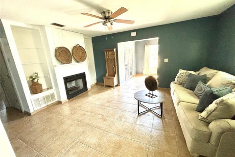 Casa en venta en Lakeland, Florida, 3 dormitorios, 75.25 m2 № 1111575 - foto 4