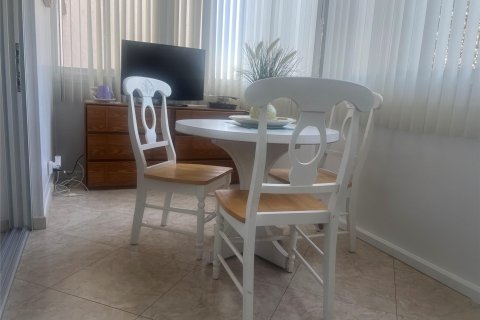 Condo in Lauderdale Lakes, Florida, 1 bedroom  № 944948 - photo 11