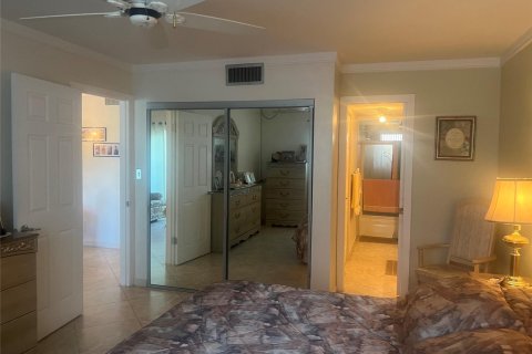 Condo in Lauderdale Lakes, Florida, 1 bedroom  № 944948 - photo 17