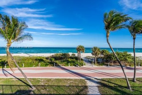 Condo in Miami Beach, Florida, 1 bedroom  № 1272147 - photo 28