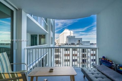 Condo in Miami Beach, Florida, 1 bedroom  № 1272147 - photo 25