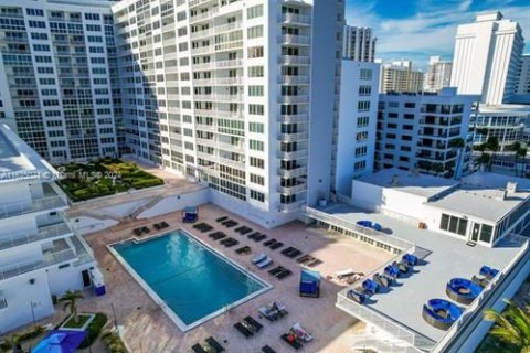 Condo in Miami Beach, Florida, 1 bedroom  № 1272147 - photo 9