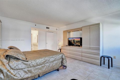 Condo in Hollywood, Florida, 2 bedrooms  № 1232871 - photo 28