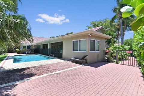 House in Deerfield Beach, Florida 3 bedrooms, 297.47 sq.m. № 1172177 - photo 17