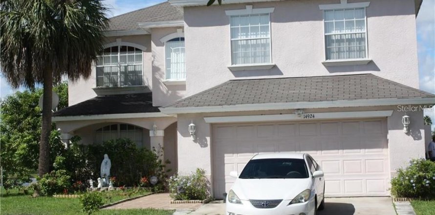 House in Orlando, Florida 4 bedrooms, 276.29 sq.m. № 1358299