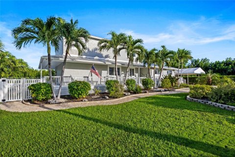 Villa ou maison à vendre à Islamorada, Village of Islands, Floride: 5 chambres, 273.23 m2 № 760577 - photo 4