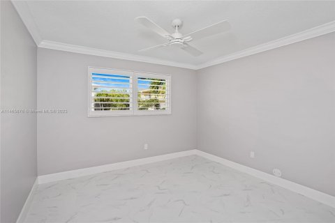 House in Islamorada, Village of Islands, Florida 5 bedrooms, 273.23 sq.m. № 760577 - photo 15