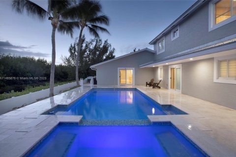Casa en venta en Islamorada, Village of Islands, Florida, 5 dormitorios, 273.23 m2 № 760577 - foto 27