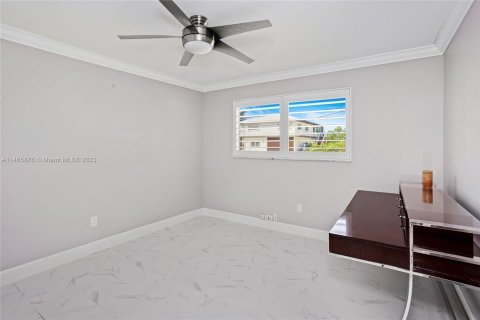 Casa en venta en Islamorada, Village of Islands, Florida, 5 dormitorios, 273.23 m2 № 760577 - foto 14