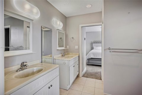 Casa en venta en Islamorada, Village of Islands, Florida, 5 dormitorios, 273.23 m2 № 760577 - foto 20