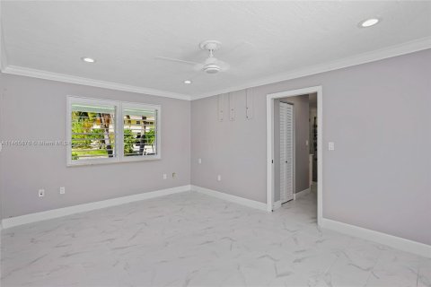 Casa en venta en Islamorada, Village of Islands, Florida, 5 dormitorios, 273.23 m2 № 760577 - foto 22