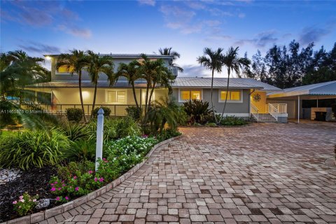 House in Islamorada, Village of Islands, Florida 5 bedrooms, 273.23 sq.m. № 760577 - photo 3