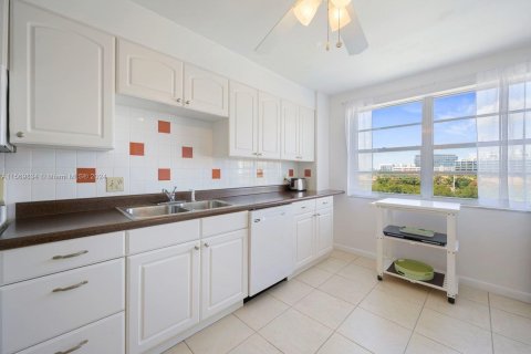 Copropriété à vendre à Aventura, Floride: 2 chambres, 154.78 m2 № 1120836 - photo 24