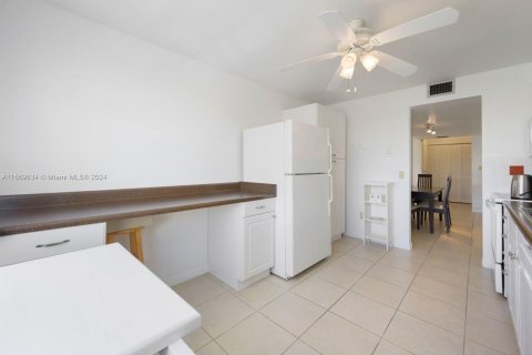 Condo in Aventura, Florida, 2 bedrooms  № 1120836 - photo 23