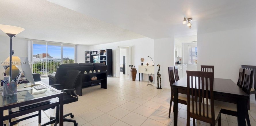 Condo in Aventura, Florida, 2 bedrooms  № 1120836