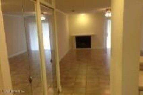 Condo in Jacksonville, Florida, 3 bedrooms  № 773308 - photo 9