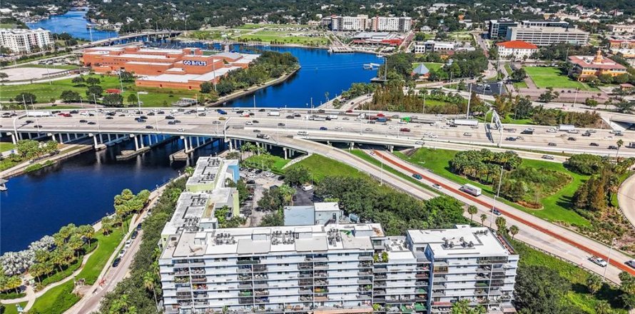 Condo à Tampa, Floride, 2 chambres  № 1404891