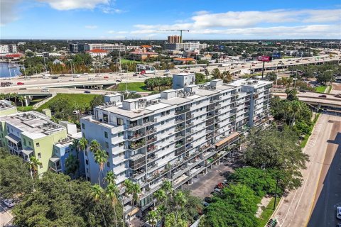 Condo in Tampa, Florida, 2 bedrooms  № 1404891 - photo 2