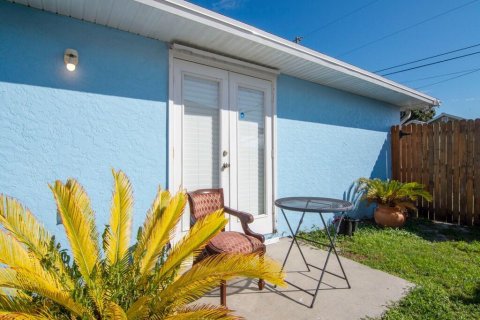 House in Vero Beach, Florida 3 bedrooms, 107.4 sq.m. № 927713 - photo 20