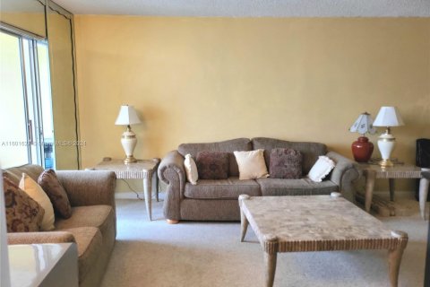 Condo in Sunrise, Florida, 2 bedrooms  № 1216646 - photo 10