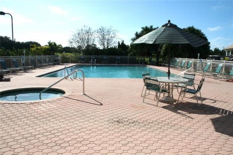 Condo in Sarasota, Florida, 2 bedrooms  № 248811 - photo 19